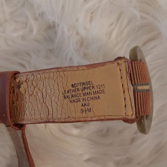 - Bandolino Leather Strap Open Toe High Heels - Picture 10 of 11